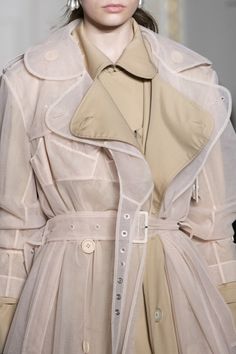 Coat Runway, Runway Fashion Vintage, Runway Fashion Couture, 2025 Fashion, Perfect Coat, Runway Dresses, Women's Wear, Vogue Fashion, Autumn Fashion Women