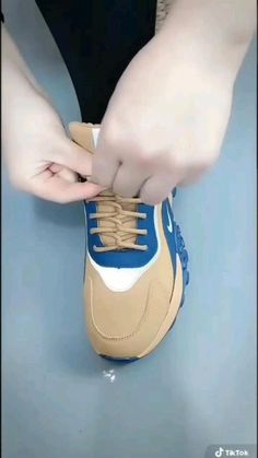 Diy Shoelaces, Ways To Tie Shoelaces, Lacing Techniques, Shoe Lacing Techniques, Shoe Lacing, Ways To Lace Shoes, How To Tie Shoes, Physical Activities For Kids