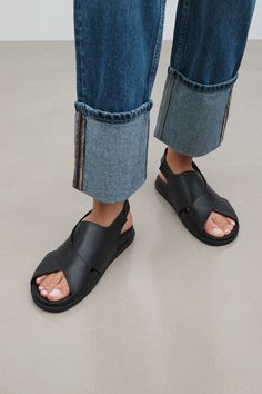 Heidi Sandals Womens Black Sandals, Black Sandals Outfit, Masculine Fashion, Wardrobe Goals, Sandals Outfit, Ultra Wide, Sweatshirt Fabric, Black Leather Sandals, Fashion Victim