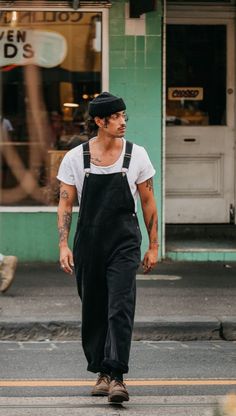 Black Men’s Overalls Outfit, Workwear Mens Fashion, Men Overalls Outfits, Overalls Outfit Men, Overalls Men Fashion, Country Concert Outfit Ideas, Dungaree Outfit