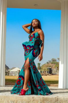 How about wearing a dress as simple and lovely as this to that your next event? We're a DM away. Please drop your phone number for shipping,Also to enable your dress fit perfectly please provide your bust,waist,hip and length of dress measurements. Thank you! Long Gown Ankara, African Dresses For Women Ankara, Long Dress African, Gown Ankara, Ankara Long Gown, African Prom Dresses, Aso Ebi Styles, Dress African, Ankara Dress