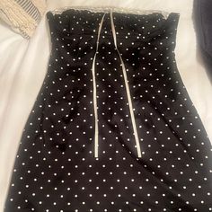 Black and white poloka dot mini dress
Size Small
Worn once Women's Dress, Women Accessories, Mini Dress, Womens Dresses, Black And White, Outfit Accessories, White, Dresses, Clothes