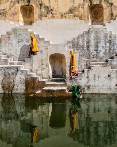 Stepwells, locally known as baolis or vavs, have a rich history in India. Thousands of years ago, these architectural marvels were constructed to provide reliable sources of water for both drinking and irrigation in the arid desert region. Showcasing exquisite craftsmanship and intricate designs, they have become an iconic symbol of India's cultural heritage. ✨

📸: Jeremy Woodhouse