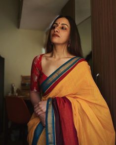 South Indian Sarees, Casual Indian Fashion, Indian Saree Blouses Designs, Indian Fashion Saree, Traditional Indian Outfits, Indian Bridal Outfits