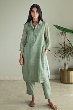 Shop for these amazing collections of Green Kurta: Zari Jamdani Checks Muslin Checkered Shirt And Pant Set For Women by Shorshe Clothing online at Aza Fashions. Shorshe Clothing, Collar Kurti Design, Green Checkered, Kurta Style