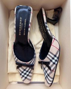 Vintage Designer Heels, Burberry Heels, Fancy Clothes, Vintage Pumps, Dr Shoes, Devil Wears Prada, Cute Heels, Inspo Board