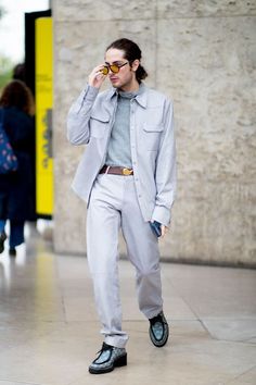 Italy Street Fashion, Paris Spring Outfit, Mens Street Style Spring, Women Template, Paris Fashion Week Men, Fashion Models Men, Sporty Street Style, Hippy Style, Men's Dress Pants