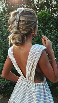 Boho Chic Updo Hairstyles, Different Bridesmaid Hairstyles, Wedding Guest Dress Short Hair, Hen Do Hairstyles, Boho Updos For Medium Hair, Bridesmaids Hair Braid, Wedding Updo With Braids, Spring Bridesmaid Hair, Bridal Hair Bridesmaids