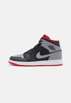 Jordan AIR JORDAN 1 MID - Baskets montantes - black/cement grey/fire red/white Jordan Air Mid, Air Jordan 1 Grey, Jordan 1 Grey, Mike Jordan, Nike Logo Wallpapers, Red Jordans