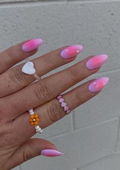 30 Trendy Ombre Nails Perfect For Every Season Trendy Ombre Nails, Best Ombre Nails, Nails In Pink, Martini Nails, Purple And Pink Nails, Black Ombre Nails, Purple Ombre Nails, Blue Ombre Nails, Pink Ombre Nails