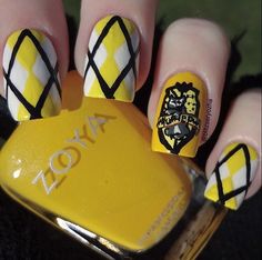 Hufflepuff Nails, Painting Harry Potter, Harry Potter Houses Crests, Potter House, Harry Potter House, Potters House, Harry Potter Houses