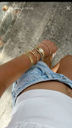 Jewelry Stack Aesthetic, Gold Watch And Bracelet Stack, Bracelet Stack With Watch, Old Money Core, Money Core, Watch Stack, Fiona Glenanne, Elegant Outfit Classy, Bracelet Cute