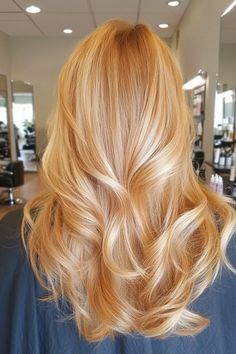 25+ Absolutely Stunning Honey Blonde Hair Ideas - Flo's Blog Shoulder Length Copper Blonde Hair, Sunshine Blonde Hair, Blonde Hair With Golden Highlights, All Over Color Blonde, Cowboy Copper Blonde, Honey Blonde And Pink, Warm Blonde Hair Highlights, Golden Hair Color Honey, Honey Blonde Hair Inspiration