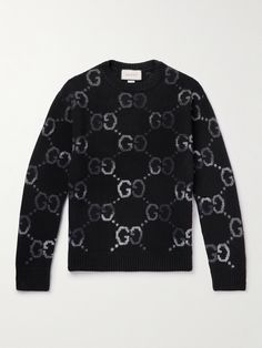 Gucci's sweater is jacquard-knitted with the brand's iconic 'GG' motif in a mix of tonal-grey threads to create a subtle shadowed effect. It's been made in Italy from wool-blend and is meant to layer comfortably over a collared shirt. Gucci Sweater, Gucci Outfits, Jacquard Sweater, Cashmere Jumper, Crew Neck Jumper, Round Neck Sweaters, Jacquard Knit, Sweaters Online, Wool Blend Sweater