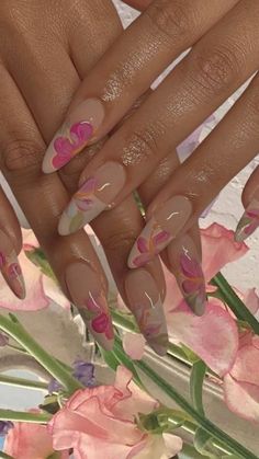 flower nail inspo for summer Nails Daisies, Summer Nails Floral, Nail Inspo For Summer, Pink Floral Nails, Nail Inspiration Pink, Nail Inspo Pink, Aesthetic Nail Art, Tulip Nails, Lily Nails