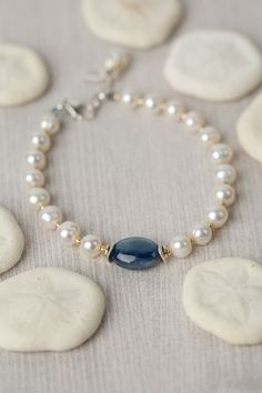 Classy Handmade Jewelry, Elegant Rondelle Pearl Bracelet With Gemstone Beads, Elegant Hand-strung Bracelets With Oval Beads, Pearl Jewelry Design Simple, Fresh Water Pearls Jewelry, Pearl Bracelet Ideas, Handmade Pearl Jewelry, Kyanite Bracelet, Gold Pearl Bracelet