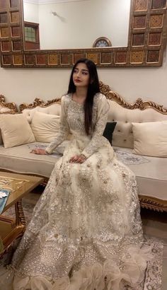 Pakistan Dress, Desi Dress, Traditional Indian Dress, Pakistani Fancy Dresses, Pakistani Fashion Party Wear, Beautiful Pakistani Dresses, Desi Clothes