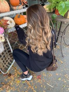 Balyage Long Hair, Brown Hair Inspo, Ombre Hair Blonde, Brunette Balayage, Brunette Hair With Highlights, Balayage Blonde, Fall Hair Color For Brunettes, Happy Nails