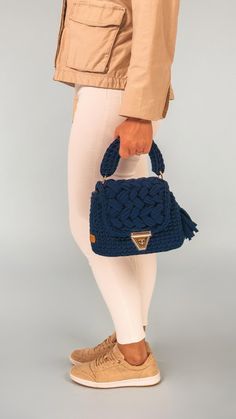 Each stitch is a testament to my commitment to quality and sustainability, with fine yarns sourced ethically,  allowing you to choose from a variety of colours and either gold or silver-tone hardware to perfectly match your style. Whether you're looking for a unique gift or a stylish addition to your own collection, these crochet bags combine timeless craftsmanship with modern elegance. IMPORTANT!  Since each piece is made just for you, please allow up to 7 days for production from the date of o Woman Handbag, Designs Patterns, Fine Yarn, Crochet Bags, Bag Handmade, Support Handmade, New Top, Hand Bags, Modern Elegance