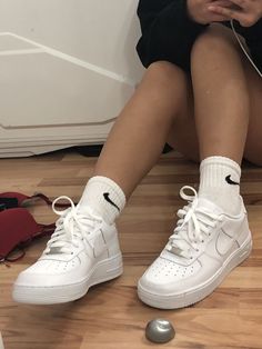 Nike Socks Women, Nike Air Force White, Forces Outfit, Air Force 1 White, Converse Outfit, Blue Converse, Nike Socks