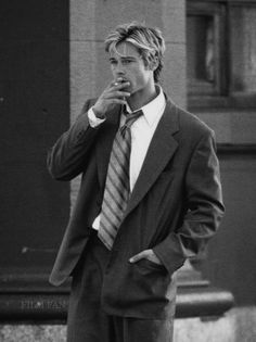 Brad Pitt 90s Wallpaper, Brad Pitt 90s Aesthetic, Brad Pitt 90s Style, Brad Pitt Aesthetic, Brad Pitt Wallpaper, Brad Pitt Seven, 90s Crushes, Brad Pitt 90s, Uk Icon