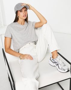 Top by ASOS DESIGN Take it back to basics Plain design Crew neck Short sleeves Regular fit Grey T Shirt Outfit Women Casual, Grey Tshirt Outfits Casual, Grey Shirt Outfit Women, Gray Tshirt Outfits, Gray T Shirt Outfit, Grey Tshirt Outfits, Cl Photoshoot, Grey T Shirt Outfit, Grey Tee Outfit