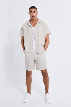 Boxy Linen Shirt And Short Set | boohooMAN USA Mens Shorts Outfits, Mens Linen, Twin Set, Linnet, Summer Outfits Men, Easy Breezy, Short Set, Look Plus, Linen Shorts