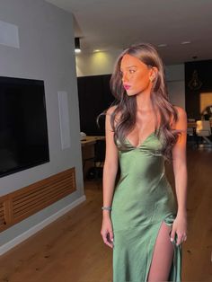 prom dress inspiration, golden hour, prom photos, green dress, babyboo dress One Shoulder Prom Dress, Prom Photos, Prom Dress Inspiration, Cute Prom Dresses, Sequin Prom Dresses, Prom Dresses Vintage, Green Prom Dress, Satin Prom Dress, Pink Prom Dresses