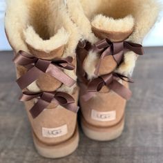 Lightly Worn, Great Condition Ugh Boots With Bows, Ugg Bow, Ugg Boots With Bows, Cute Uggs, Pretty Sneakers, Bow Boots, Shoes Ugg, Pinterest Ideas, Real Doll