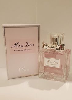 Perfume Aesthetic, Miss Dior Blooming Bouquet, Blooming Bouquet, Perfume Box, Perfume Floral, Perfume Body Spray, Perfume Collection Fragrance