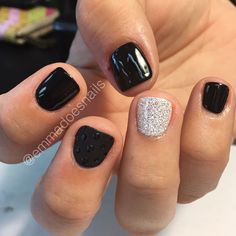 Black and silver Classy Fall Nails Short Square, Black And Silver Short Nails, Black Pedicure Designs, Gel Nails Black, Black Pedicure, Pedicure Designs Toenails, Yoke Top, Short Gel Nails