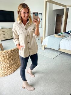 How To Style A Shacket, Cream Shacket Outfit, White Shacket Outfit, Fall Shacket Outfit, How To Style Faux Leather Leggings, Style Faux Leather Leggings