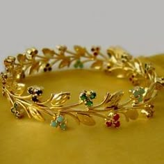 Gold Bangles Indian, Gold Jewelry Outfits, Bracelets Design, The Bangles, Stone Bangle, Bangles Design