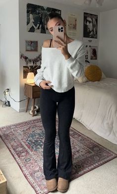 comfortable black flair leggings outfit Athletic Outfit Ideas For School, Uk College Outfits, College Outfits Uk, Ava Outfit, Sixth Form Outfits, Fest Outfits