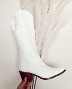 Knoxville Western Boots White Bridal Boots, Bridal Cowboy Boots, White Wedding Boots, Boho Wedding Shoes, Bridal Boots, Wedding Boots, Swag Shoes, Wedding Wishes, White Bridal