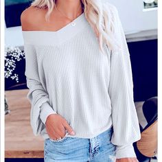 Bought This Online But Didn’t Love The Way It Fit Me And Can’t Return It. It’s A Cute Off The Shoulder Slouchy Oversized Waffle Knit White V Neck Top With A Slight Scrunch On The Bottom Hem. Didn’t Come With Tags Attached But In A Sealed Bag As Shown In Pictures. Looks Like It Could Be Free People But It’s From Amazon! Shh Casual Amazon Tops For Day Out, Casual Tops For Day Out By Amazon, Casual White Top From Amazon, Amazon V-neck Tops For Spring, Amazon V-neck Spring Tops, Casual White Tops From Amazon, Casual White Tops By Amazon, Casual White Amazon Top, Amazon Casual Tops For Fall