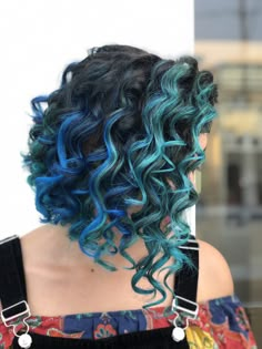 Green And Blue Hair, Blue Curls, Curly Hair Color Ideas, Curly Color, Hairstyle Curly, Teal Hair