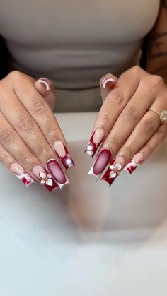 Short Simple Red Nails, Red Nail Inspo Christmas, Christmas Nails Dramatic, Red Marble French Tip Nails, Lipstick Shape Nails Acrylic, Birthday Nail Set Ideas Simple, Holiday Baddie Nails, Cute Holiday Nail Designs, Baddie Holiday Nails