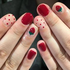 Strawberry Nail Art, Makijaż Smokey Eye, Really Cute Nails, Simple Nail Art Designs, Cute Nail Art, Heart Nails, Glitter Nail Art, Nail Art Summer