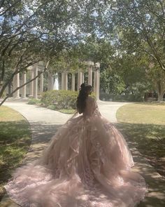 Long Sweet 16 Dresses, Xv Dresses, Mexican Quinceanera Dresses, Quinceanera Themes Dresses, Quinceanera Photoshoot, Pink Quince, Quinceanera Planning