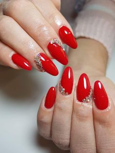 Indian Bridal Nails Designs Red, Red Nail Designs For Wedding, Wedding Nails Red For Bride, Red Nail Art Designs Wedding Classy, Red Bridal Nails Wedding, Bridal Red Nails, Judy Nails, Nails Plain, Long Red Nails