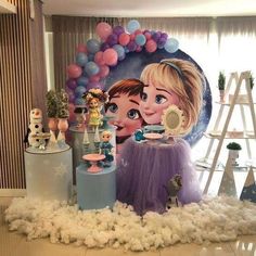 there are many decorations on display in the room with balloons and other items around it