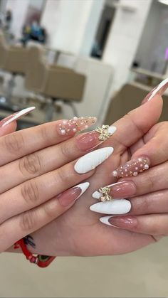 nail art Uñas Coquette, Edge Nails, Romantic Nails, Winter Nails Acrylic, Simple Gel Nails, Classy Acrylic Nails, Long Acrylic Nails Coffin, Bling Acrylic Nails