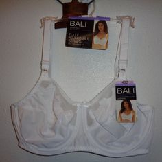 Up For Sale Is A Bali Comfort-U Flower Full-Figure Bra 0180 Nwt Size 40d White Product Features Beautiful Floral Pattern Full Coverage 2-Part Unlined Cups Comfort-U Back Design Seamed, Crepeset Cups Flexible Side Boning Adjustable Shoulder Straps Underwire Back Hook-And-Eye Closure Style No. 0180 Thank You For Checking Out My Listing. The Price Is Negotiable. If You Are Interested In This Item, Please Send Me An Offer I Can't Refuse :) (Pb24/W789) Classic White Summer Bra, Purple Bralette, Nude T Shirts, Bali Bras, Satin Bra, Comfy Bra, White Bras, Black Lace Bra, Pearl And Lace