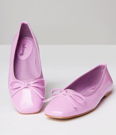 1960s Lilac Patent Leatherette Flats 1960s Shoes, Teacher Wardrobe, The Vamp, The Vamps, Picture Wall, Unique Vintage, Me Too Shoes, Lilac