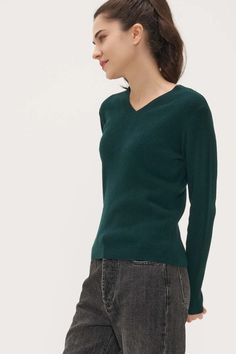 This v neck sweater is spun from cashmere and merino wool, so you know it's going to keep you snug Pair with skinny pants for a professional look, or your favourite boyfriend jeans to stay casual. Style #: WSAG107 Wool Sweaters Womens, Woman Personality, Merino Wool Sweater, Professional Look, Fashion Labels, V Neck Sweater, Winter Collection, Vneck Sweater, Modern Woman