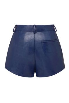 A chic new take on Spring shorts, you need the Croco Faux Leather Short in your wardrobe. Sitting comfortable above the hips, these shorts are designed to elongate your legs while offering good coverage for a cool, flattering, and on-trend look.