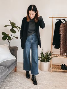 Ankle Boots Wide Leg Pants, Wide Leg Pants Shoes Outfit, Wide Leg Frayed Jeans Outfit, Long Wide Leg Jeans Outfit Winter, Wide Leg Pants Outfit Boots, Wide Jeans Outfit Fall, Wide Jeans Shoes, Wide Leg Pants Outfit 2023, Wide Leg Jeans Ankle Boots