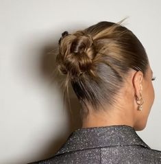 Sleek Back Hair, Skandinavian Fashion, Hair Stylies, Slick Hairstyles, Hair Stylist Life, Bridal Hair And Makeup, Great Hair, Aesthetic Hair, Hairstyles Haircuts