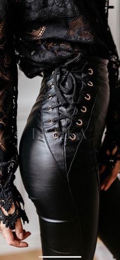 Leather Gear, Mode Casual, 가을 패션, Fantasy Clothing, Fantasy Fashion, Mode Vintage, Cool Clothes, Character Outfits, Gothic Fashion